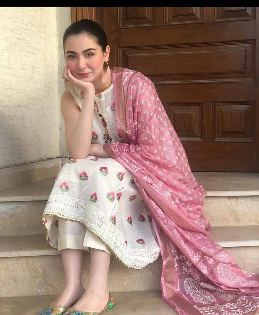 Gorgeous Hania Aamir's Latest Beautiful Pictures