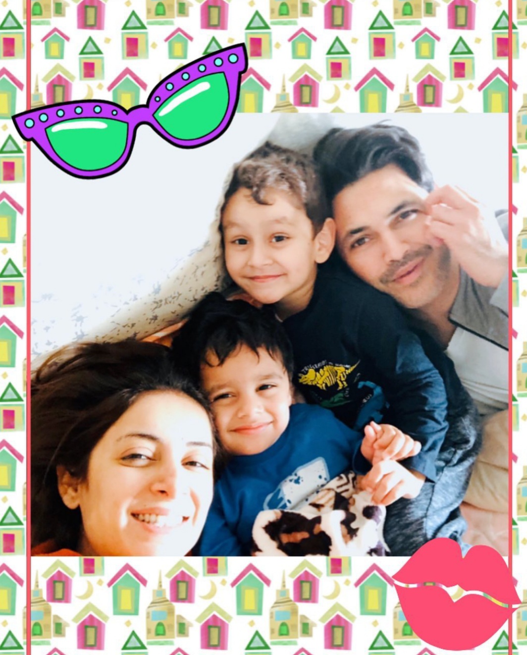 Sarwat Gilani Encountered A Lizard Reviewit.pk