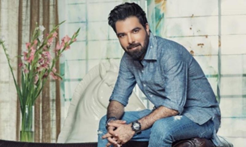 Iqra Aziz And Yasir Hussain Prepared Suit For Doctors