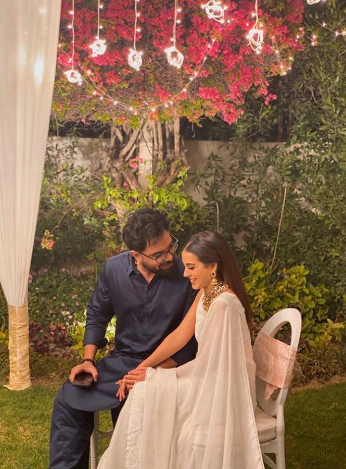 Iqra Aziz Husband Yasir Hussain| 10 Romantic Pictures
