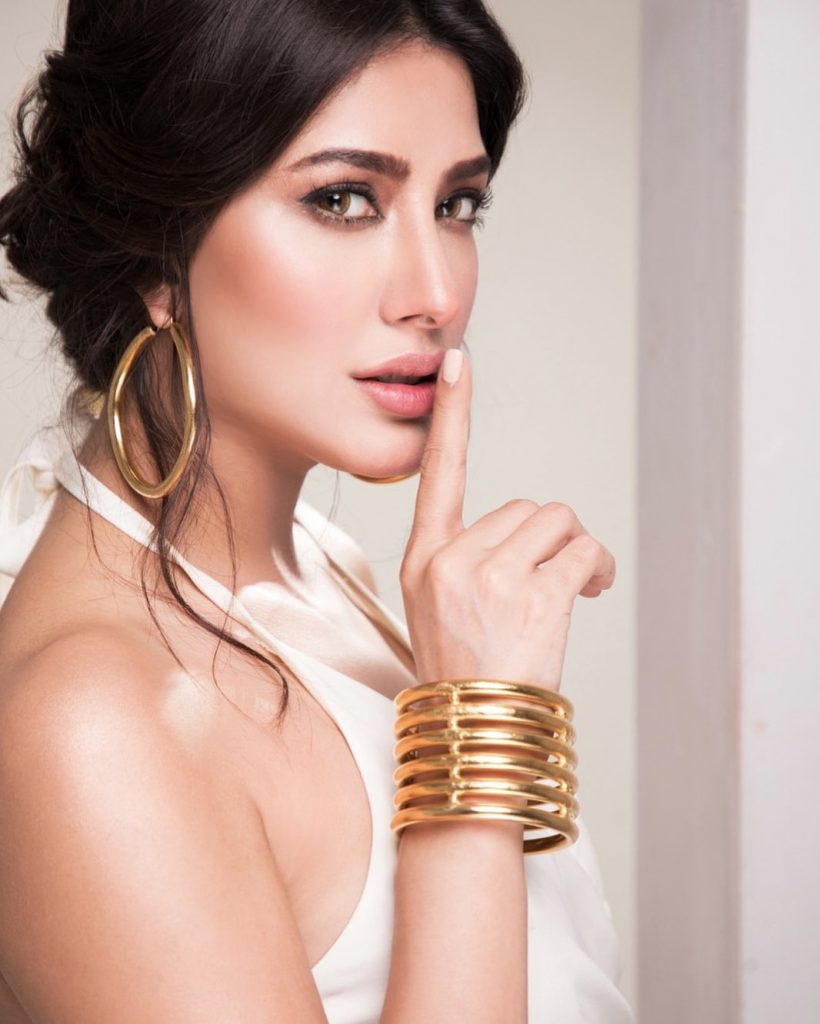 Mehwish Hayat Has Perfect Iraqi Doppelganger