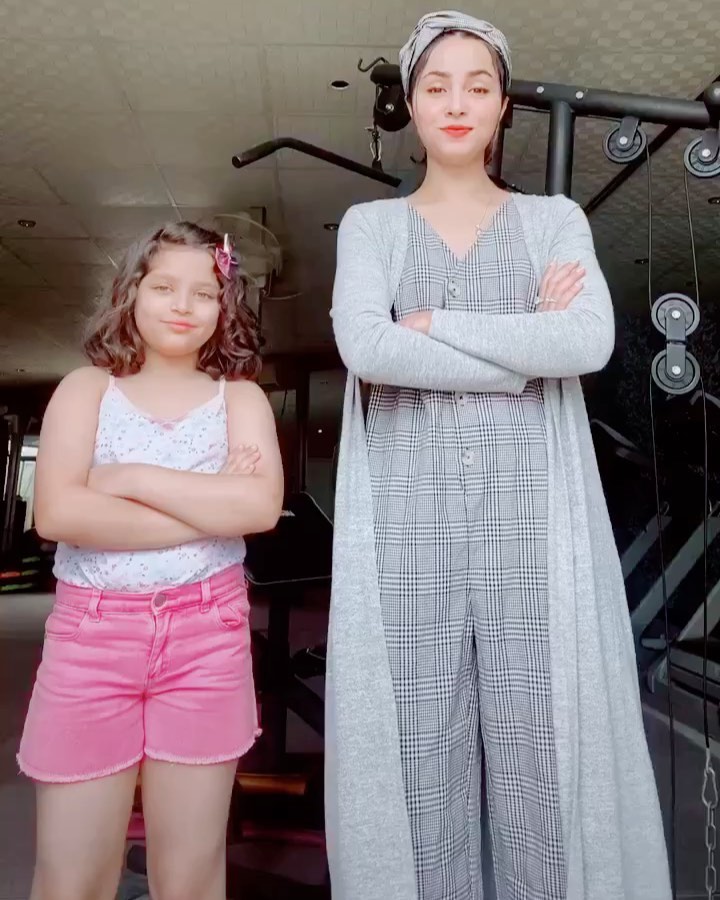 Actress Nimra Khan Latest Pictures with her Little Cute Sister