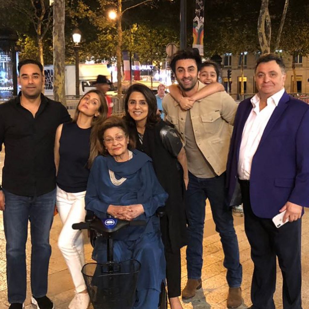 Rishi Kapoor- Complete Family Information