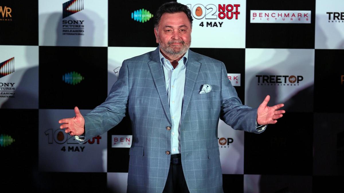 Another Bollywood Legend, Rishi Kapoor Passes Away