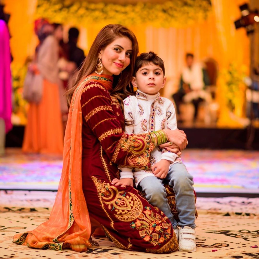 Actress Saba Faisal Shared Lovely Pictures with her Daughter Sadia