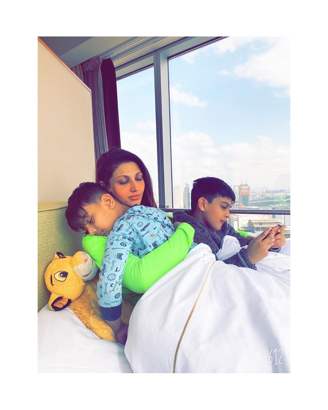 Talented Sana Fakhar Latest Pictures with her Family