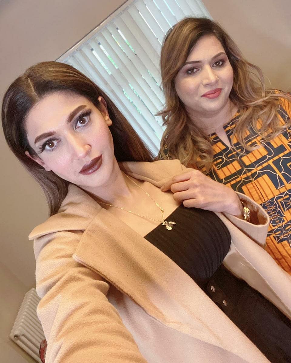 Talented Sana Fakhar Latest Pictures with her Family