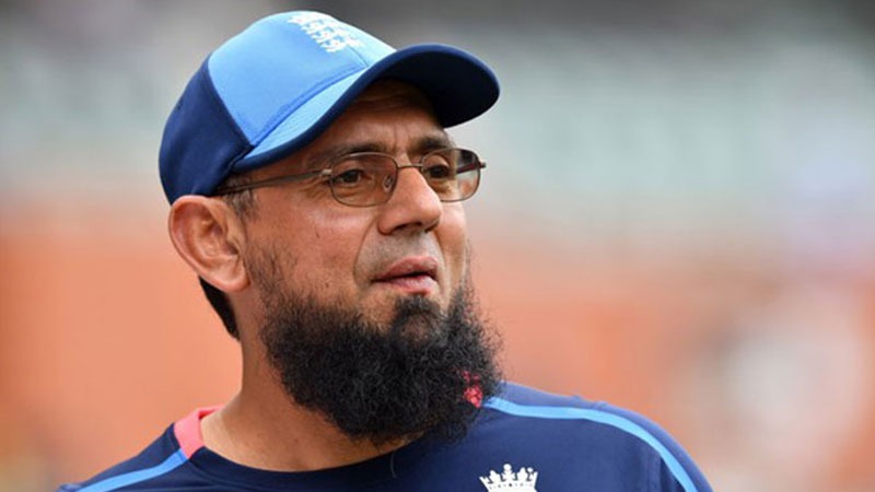 Saqlain Mushtaq's Cute Makeover By His Daughter