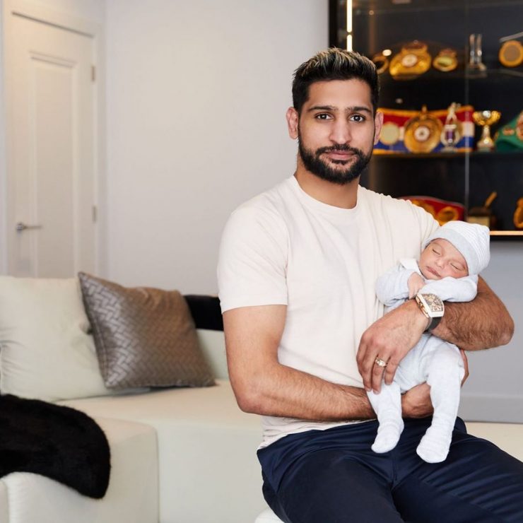 Boxer Amir Khan Introduces Son Zaviyar To The World | Reviewit.pk