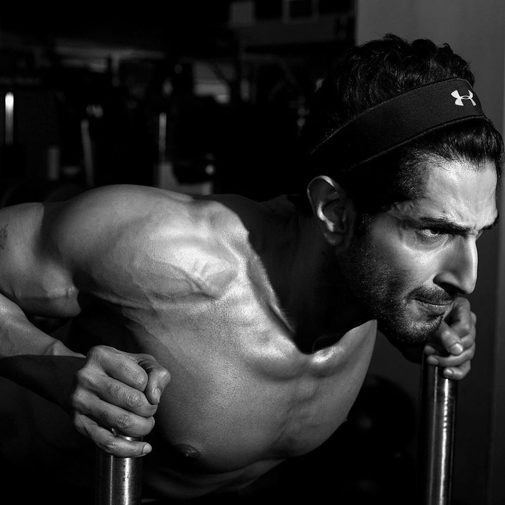 Hottest Pictures of Bilal Ashraf in GYM