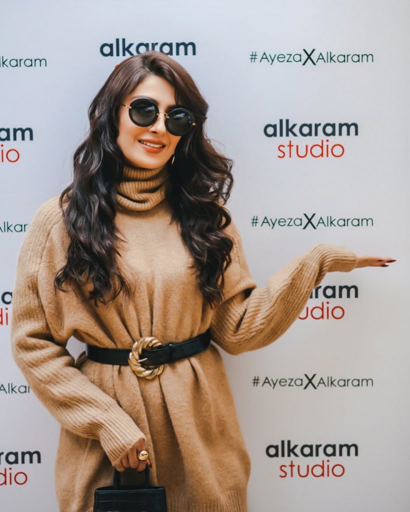Best Poses of Ayeza Khan Every Girl Should Try