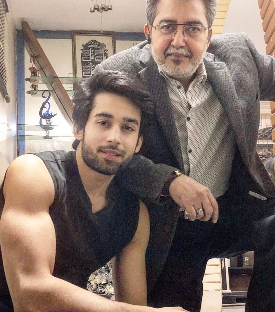 Bilal Abbas Khan - Wife, Age, Family, Dramas, Pictures