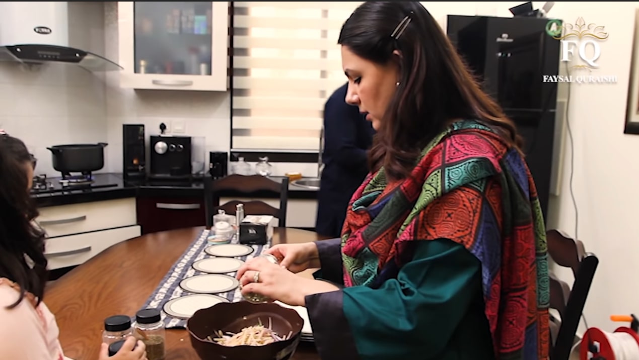 Faysal Qureshi Cooking Iftari with his Family