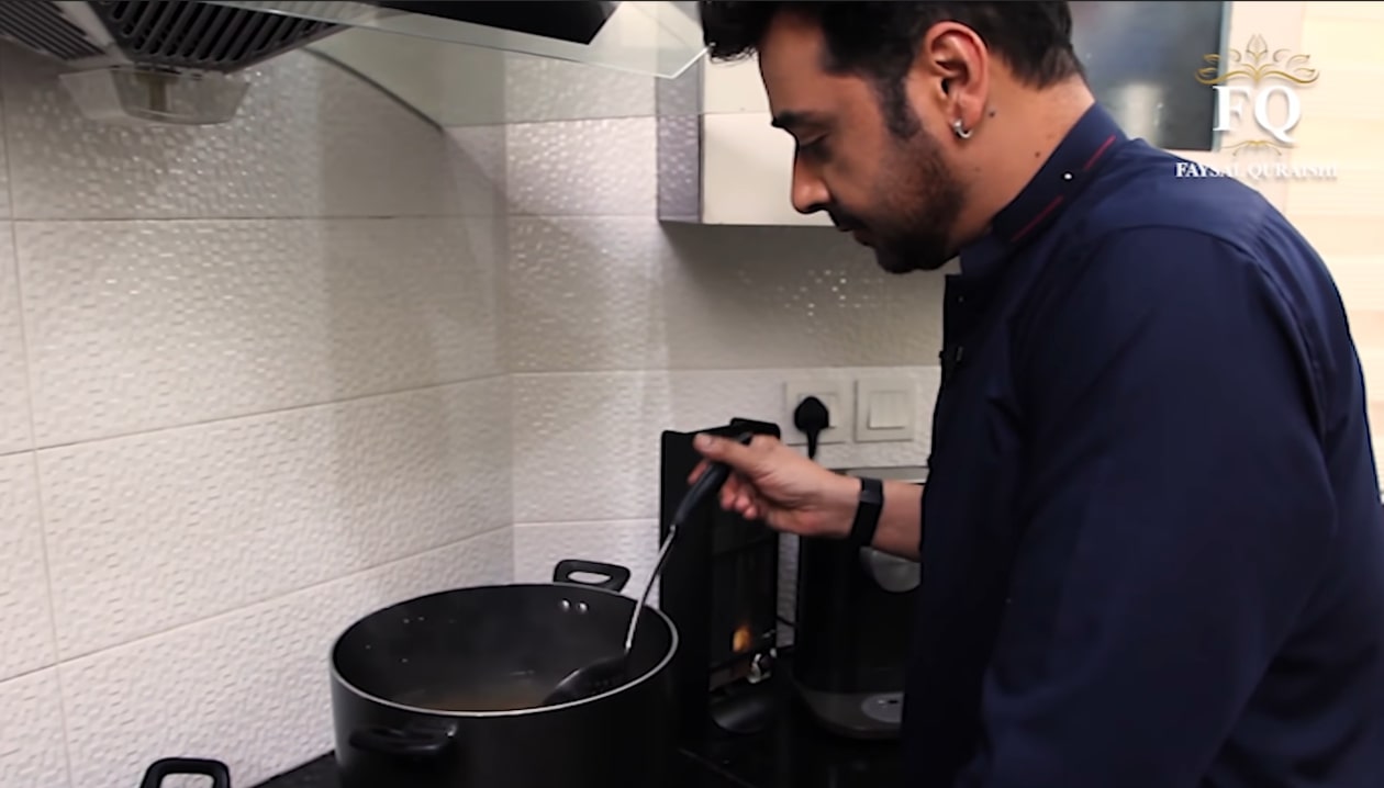 Faysal Qureshi Cooking Iftari with his Family