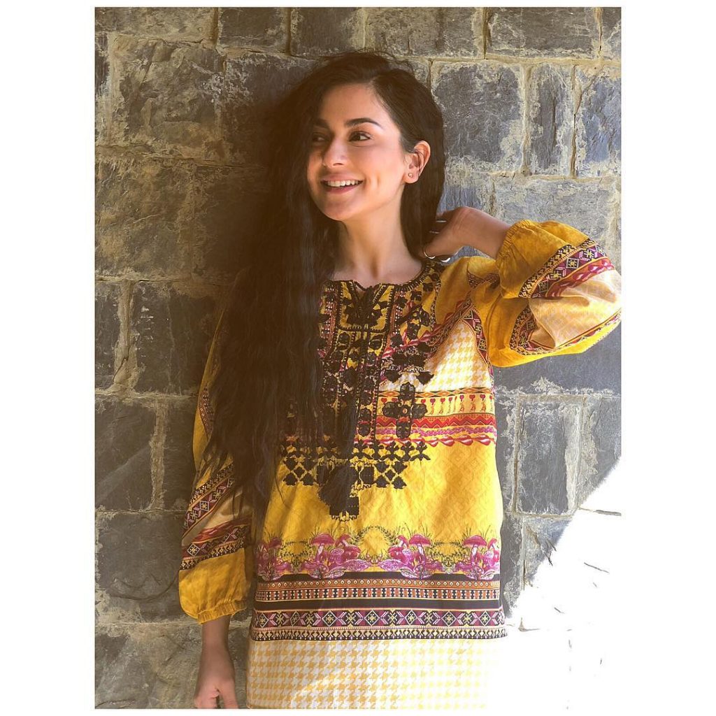 Sun-kissed Pictures of Hania Amir You Must See