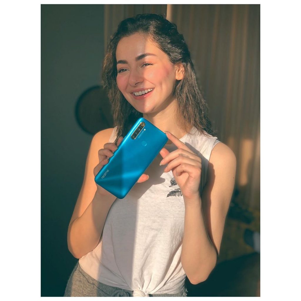 Sun-kissed Pictures of Hania Amir You Must See