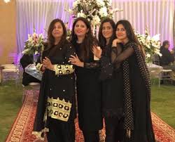 Sanam Baloch And Family - 55 Adorable Photographs