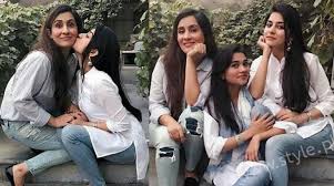 Sanam Baloch And Family - 55 Adorable Photographs