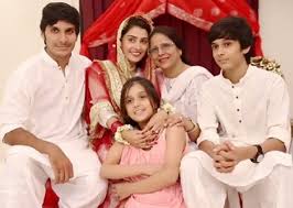 Ayeza Khan With Family - 50 Beauteous Photographs