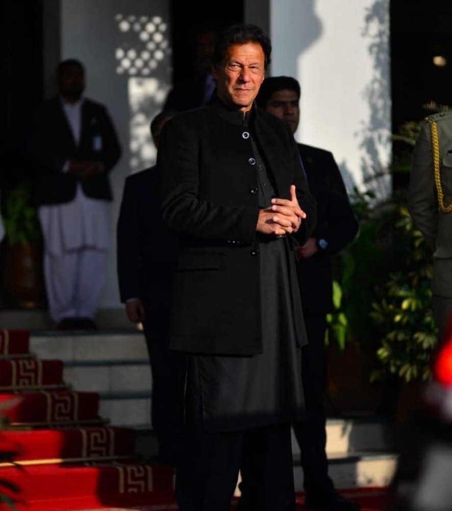 Adorable Pictures of PM Imran Khan in Shalwar Kameez