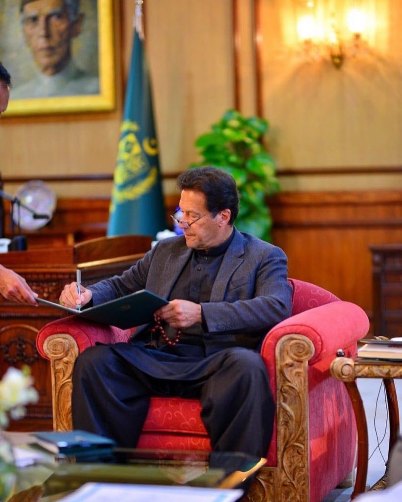 Adorable Pictures of PM Imran Khan in Shalwar Kameez