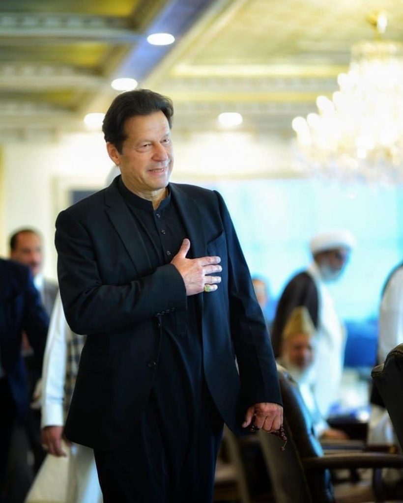 Adorable Pictures of PM Imran Khan in Shalwar Kameez