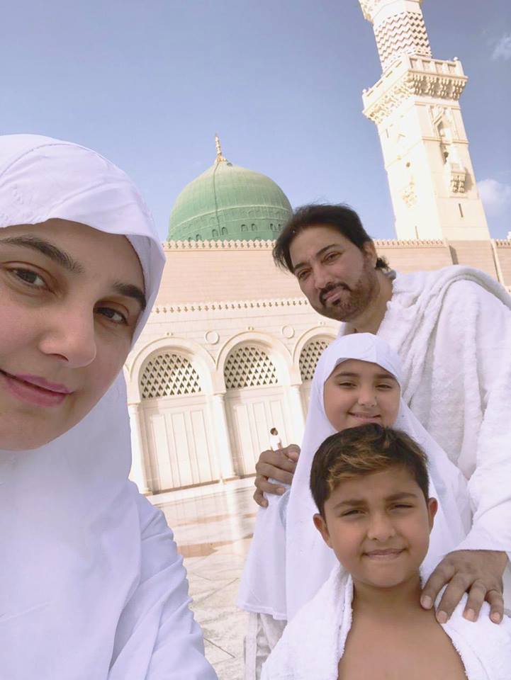 Actress Javeria Saud Shared Throwback Pictures of her Umrah with Family