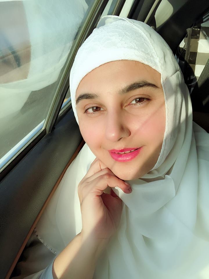 Actress Javeria Saud Shared Throwback Pictures of her Umrah with Family