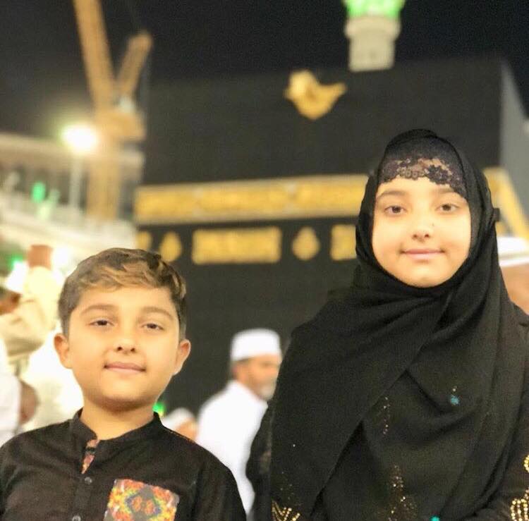 Actress Javeria Saud Shared Throwback Pictures of her Umrah with Family