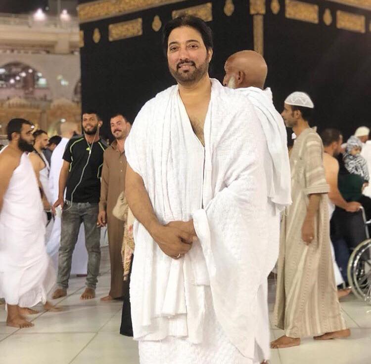 Actress Javeria Saud Shared Throwback Pictures of her Umrah with Family