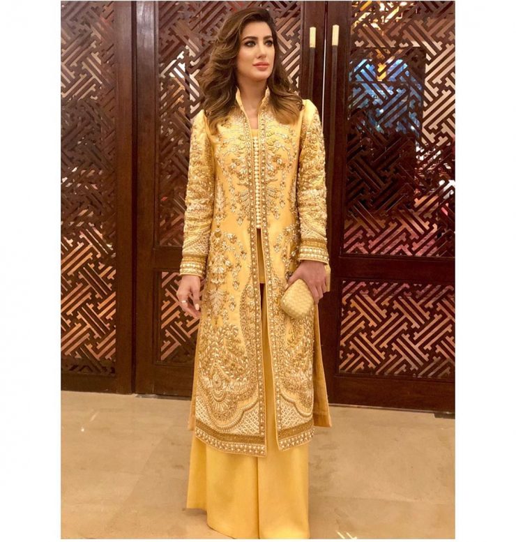 40 Flawless Dresses of Mehwish Hayat | Reviewit.pk