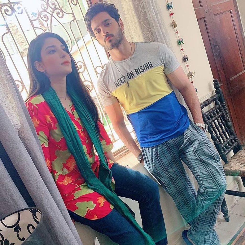 BTS Pictures From Wahaj Ali, Ramsha Khan Starrer Meri Chaar Shaadiyan