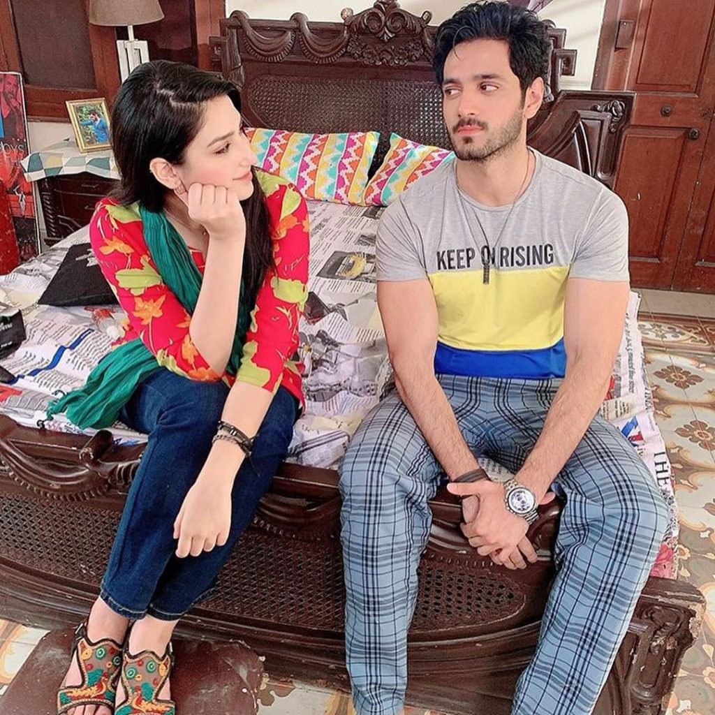 BTS Pictures From Wahaj Ali, Ramsha Khan Starrer Meri Chaar Shaadiyan