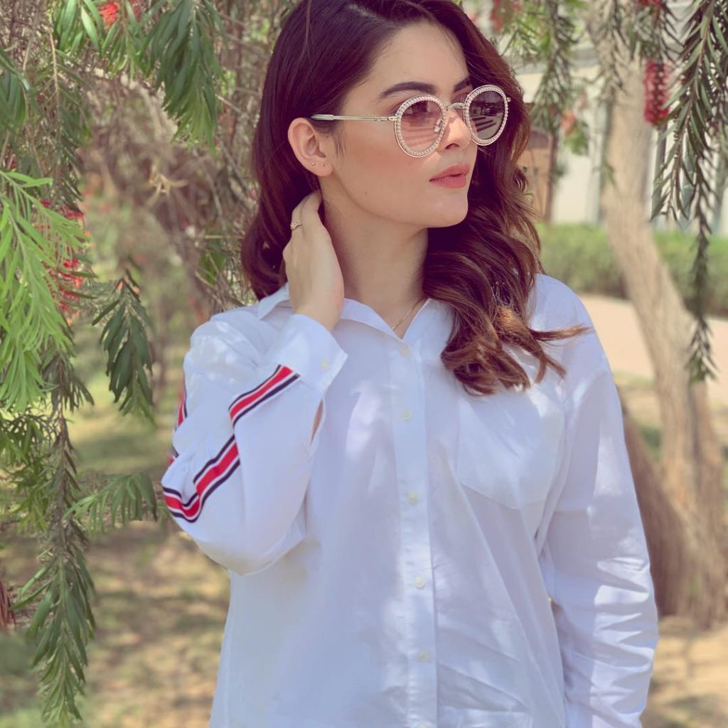 35 Formal Dress-ups of Minal Khan for Your Office Routine