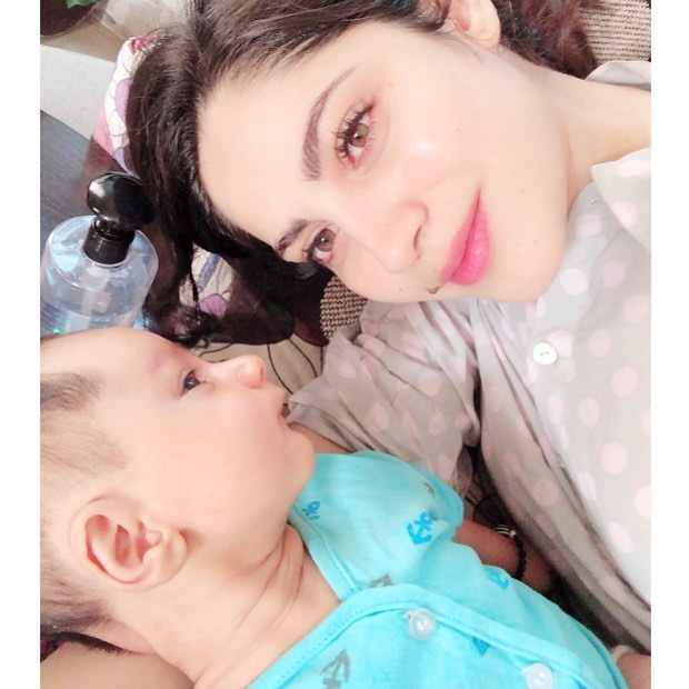 Gorgeous Pictures of Neelam Munir Taken at Her Home