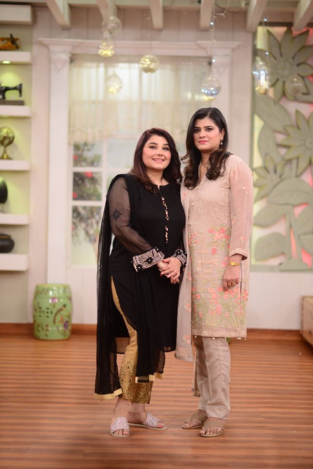 Javeria Saud and Komal Aziz with their Sisters in Nida Yasir Morning Show