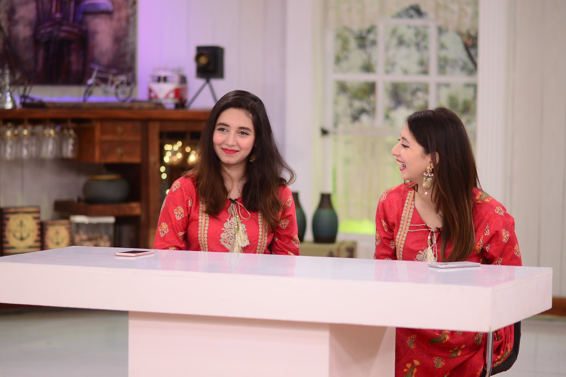 Javeria Saud and Komal Aziz with their Sisters in Nida Yasir Morning Show