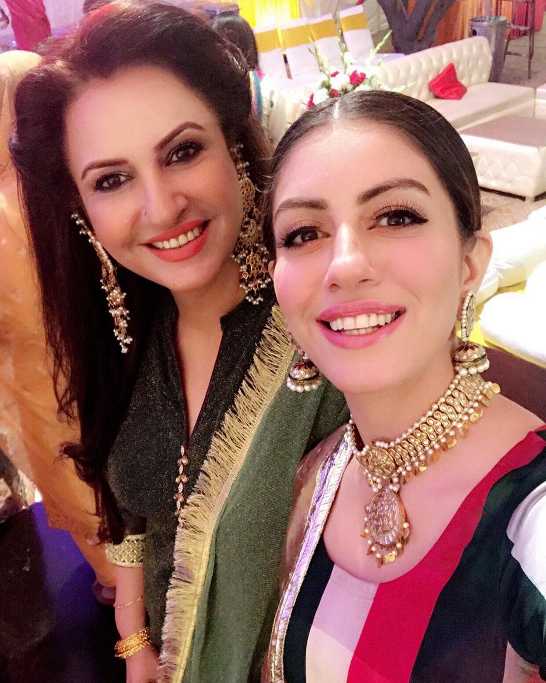 Actress Saba Faisal Shared Lovely Pictures with her Daughter Sadia