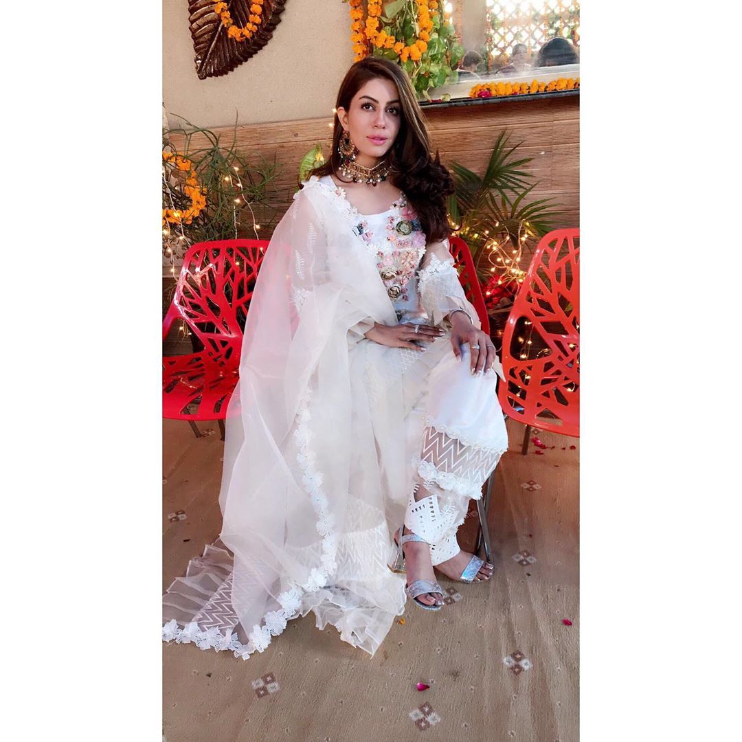 Actress Saba Faisal Shared Lovely Pictures with her Daughter Sadia