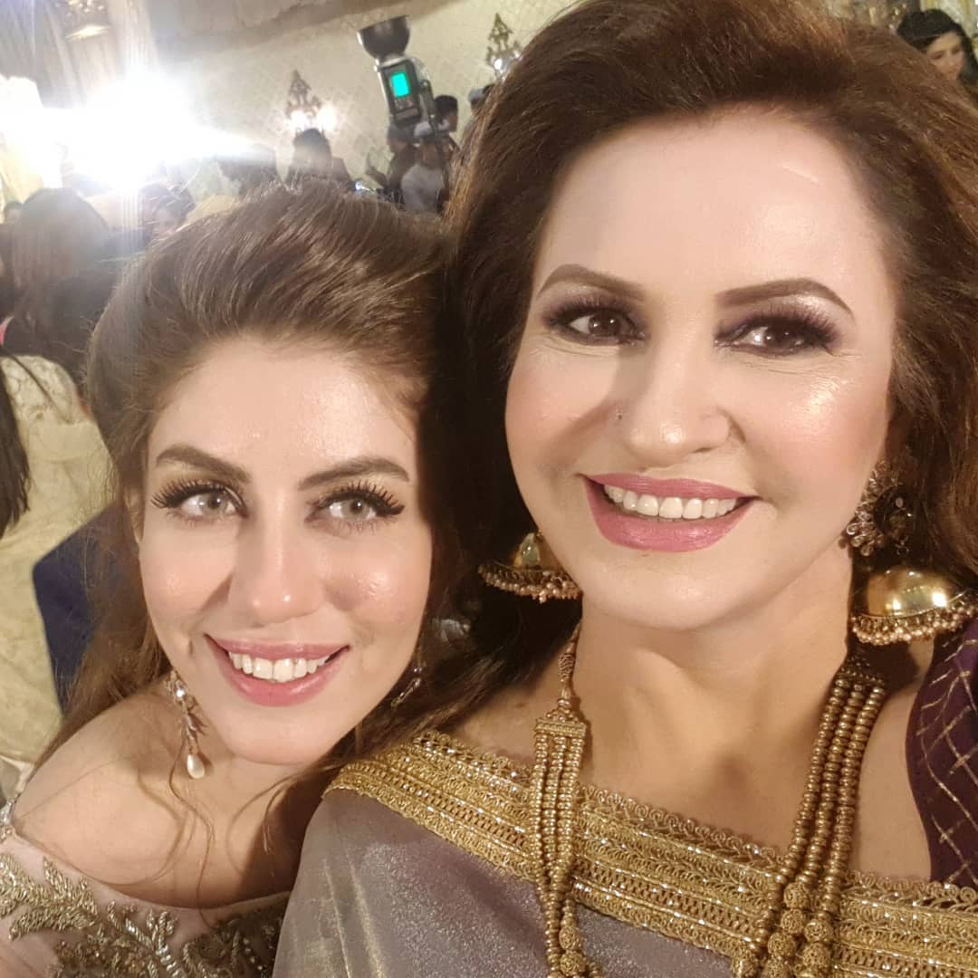 Actress Saba Faisal Shared Lovely Pictures with her Daughter Sadia