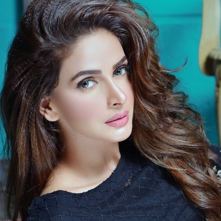 HD Wallpapers of the Gorgeous Saba Qamar