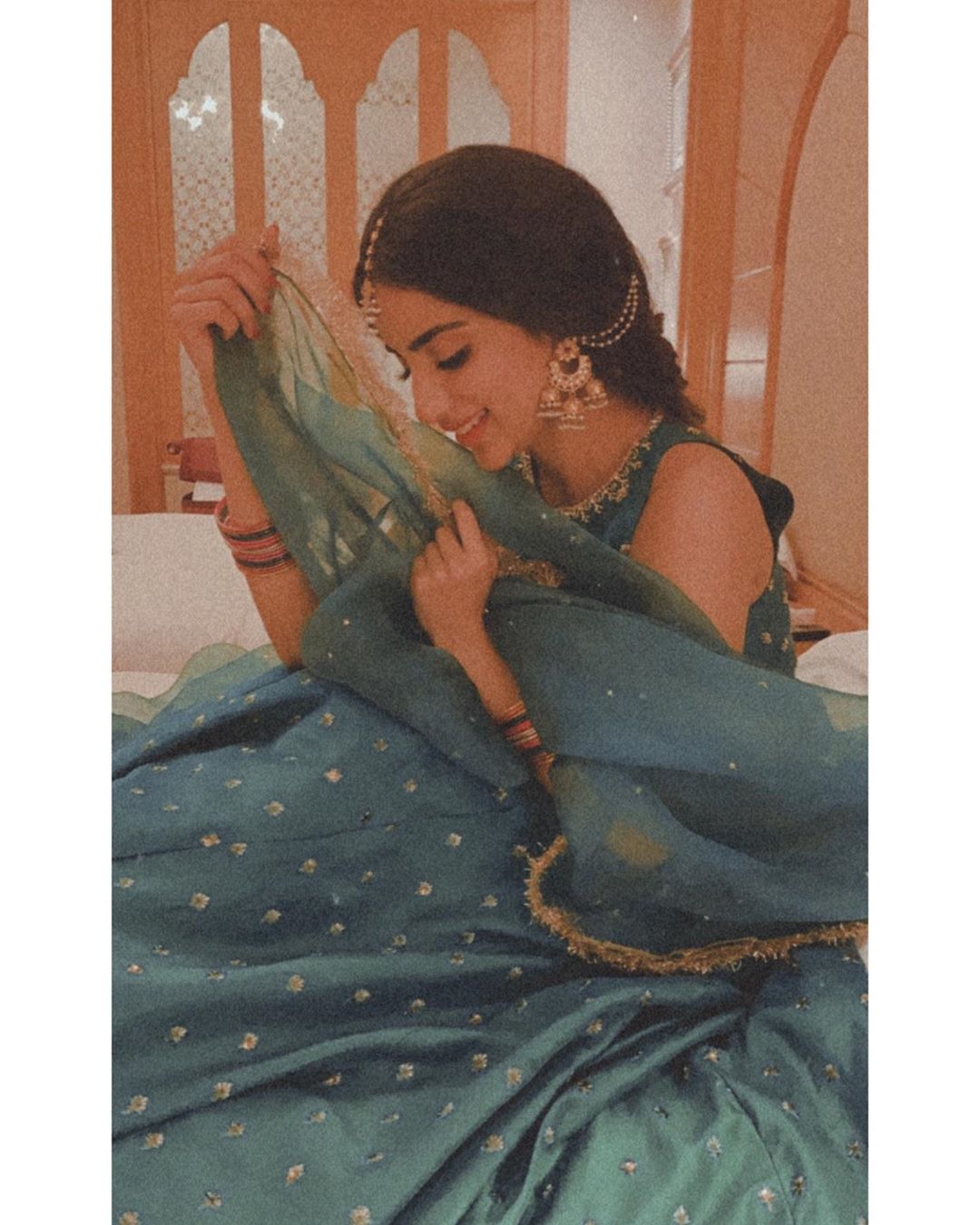Actress Saboor Ali Shared Beautiful Pictures from Sajal Wedding