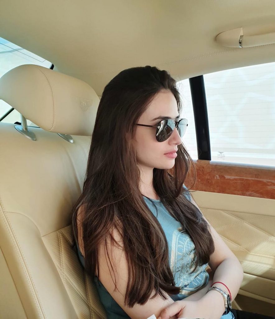 Beautiful Pictures of Sana Javed in a Casual Attire