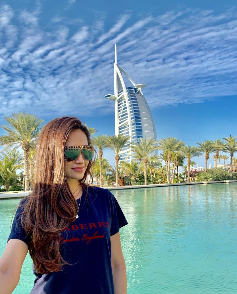 Beautiful Pictures of Sana Javed in a Casual Attire