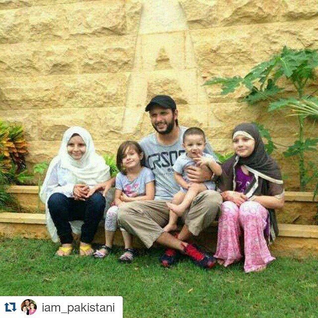 Shahid Afridi Daughters - 25 Adorable Pictures
