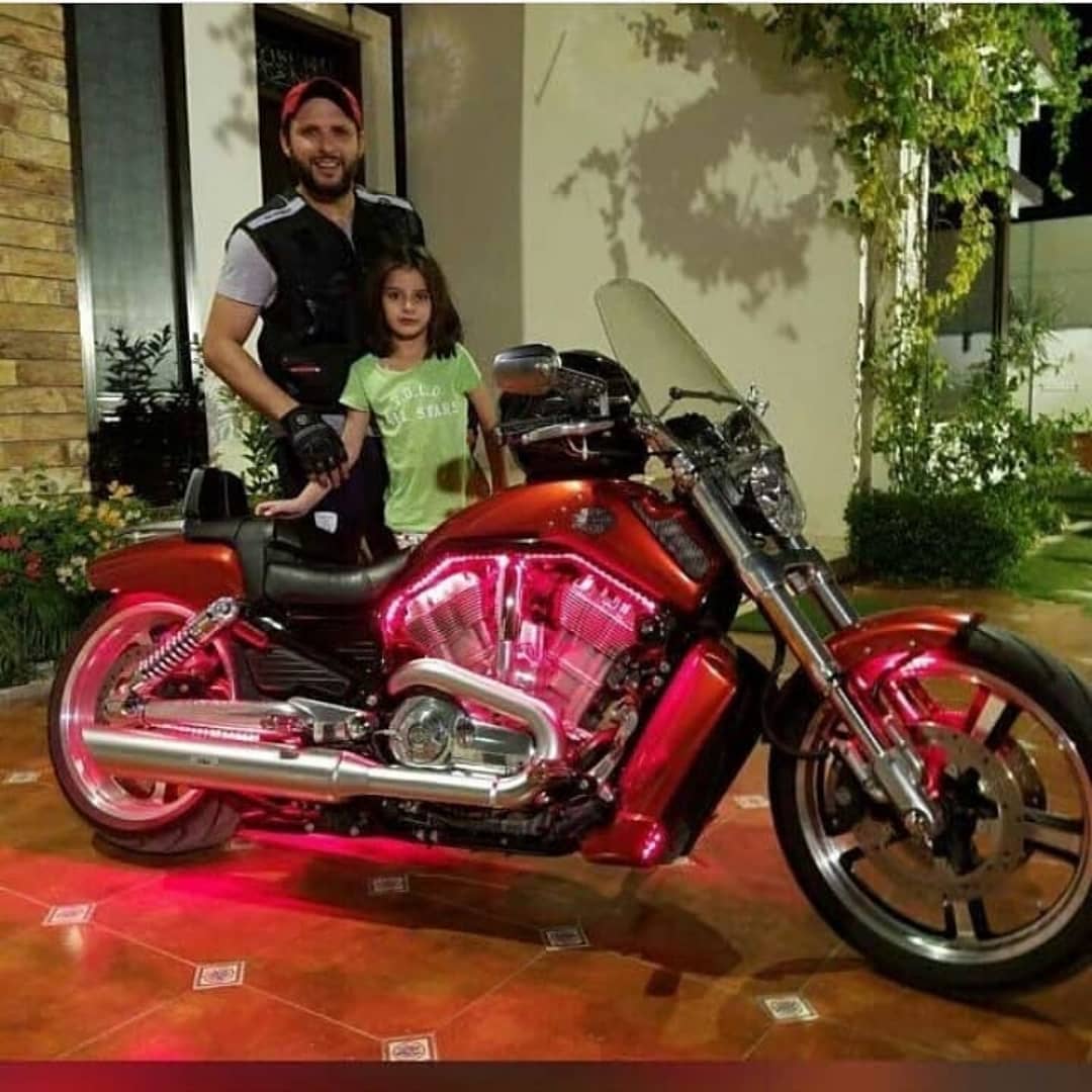Shahid Afridi Daughters - 25 Adorable Pictures