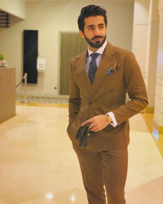 Sheheryar Munawar Siddiqui is a Complete Class | Reviewit.pk