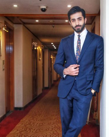 Sheheryar Munawar Siddiqui is a Complete Class | Reviewit.pk