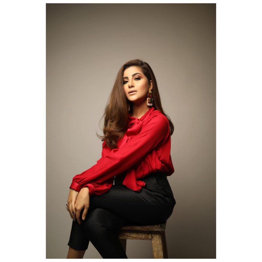 50 Poses of Sohai Ali Abro That You Need to See | Reviewit.pk