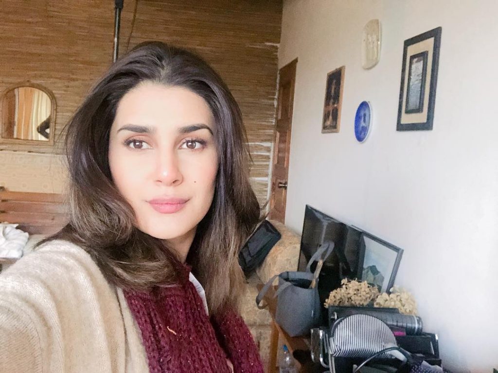 Sun-Kissed Photos of the Diva Kubra Khan